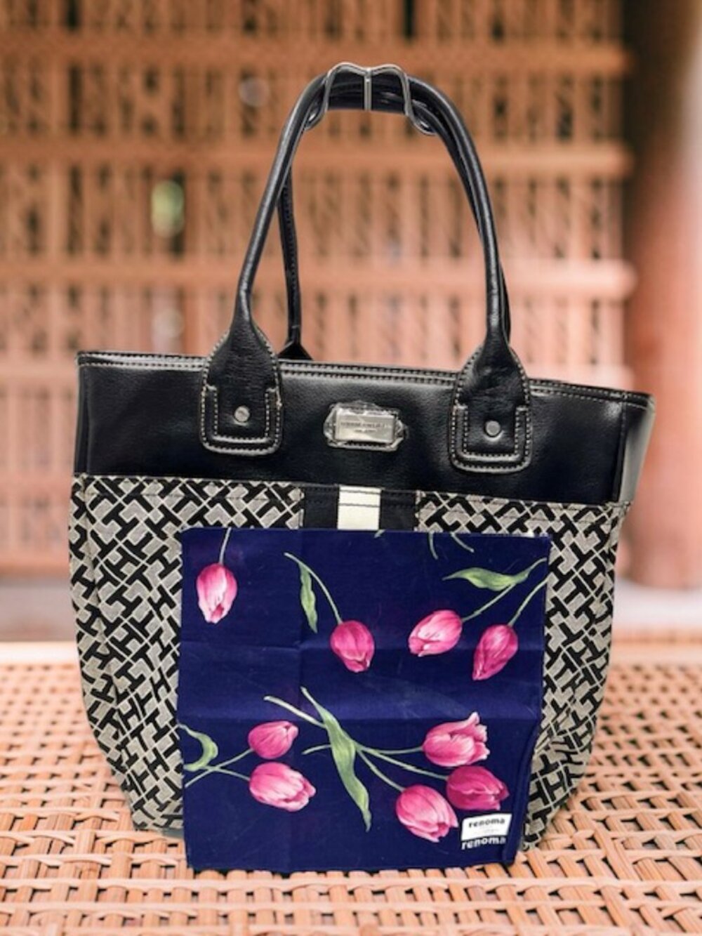 New-Everyday Tommy Hilfiger  Black/ White Logo Tote Bag +New Renoma Kerchief (10 - Picture 3 of 13
